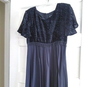 Size 8 Women's Black empire short flounce sleeved dress